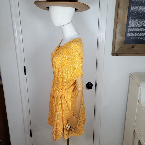 Free People Yellow Oversized Button-Up Ditsy Spring Floral Dress Size Small - Picture 5 of 12